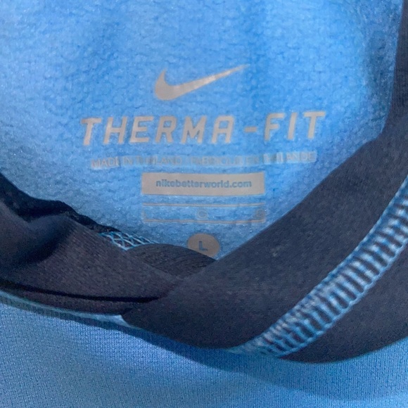 Nike Therma-Fit Size Lg Baby Blue & Navy Blue Hoodie.  Very Good condition - Picture 2 of 3